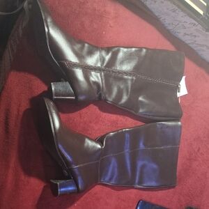 Elegant Brown Women's Boots